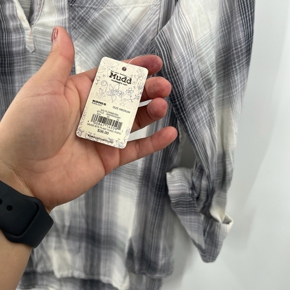 Mudd Plaid Long Sleeve Button Down Ladies Medium NEW - Picture 6 of 7
